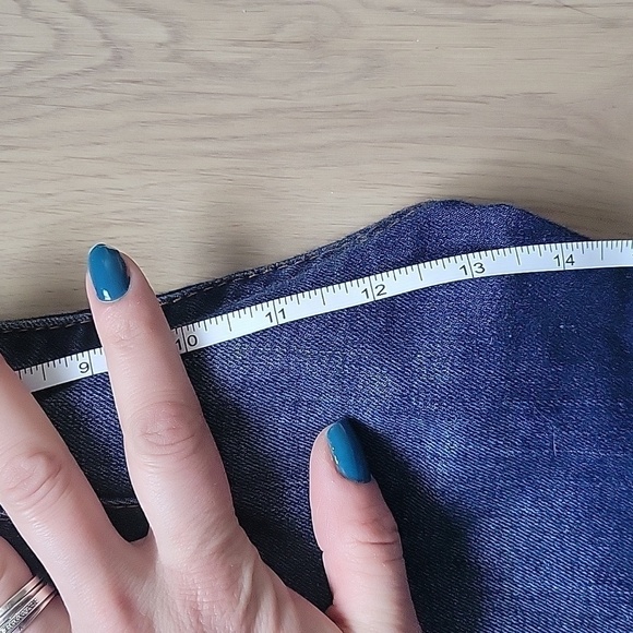 NWOT TRUE RELIGION CURVY CAPRI DISTRESSED SKINNY JEAN 27 - Picture 9 of 11